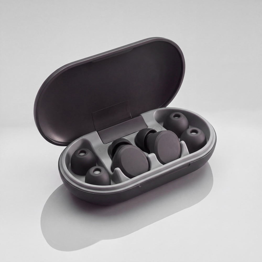 Vespré Rest in Matte Black, case open with both earplugs and spare tips